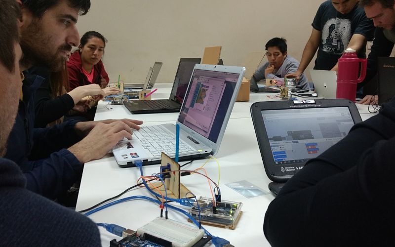 Robótica educativa. Acercando la programación de computadores a estudiantes y graduados