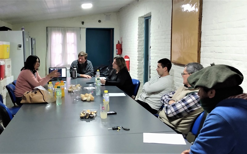 Vinculación entre docentes y alumnos de escuelas agrotécnicas y FCV-UNLPam con pequeños productores de La Pampa, a partir de una análisis de estructura poblacional ovina que construya soluciones a problemas productivos