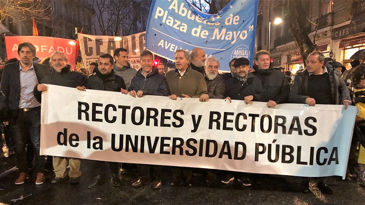 rector en la marcha